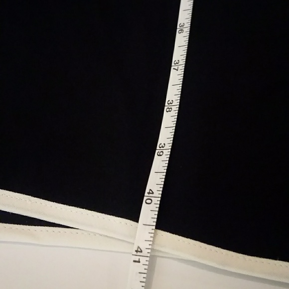 Totally businezz Taylor - Picture 7 of 8